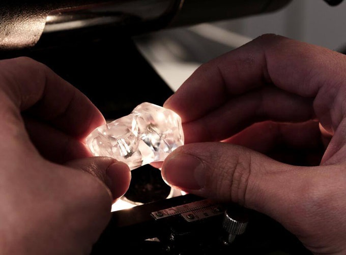 Gem-Diamonds-Letseng-Mine-162-carat-type-II-2014